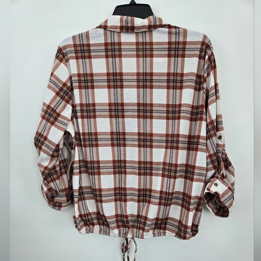 Eden & Olivia Plaid Tie Waist Button Down Shirt. Size Large. New. - Picture 3 of 7